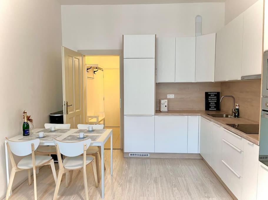 Leger Residence Apartment Prag Exterior foto
